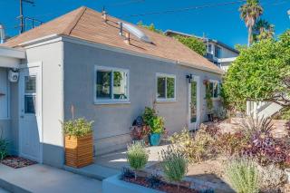 Comfy Bay Park Cottage close to Everything! - 1