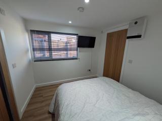 Modern Garden Tiny House in quiet York suburb - 6