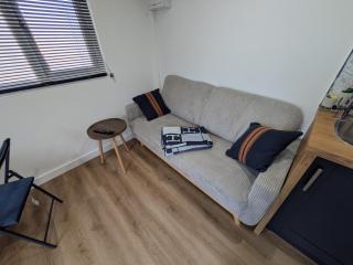 Modern Garden Tiny House in quiet York suburb - 1