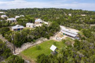 Cozy Spacious Studio Cottage for a Peaceful Romantic Escape to Texas Hill Country near Dripping Springs, Texas - Hammetts Crossing - 6
