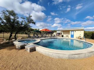 Private Romantic Cottage for an Unforgettable Couples Retreat to Texas Hill Country near Dripping Springs, Texas - 9