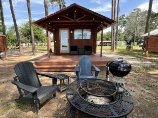 Beautiful Cabin by the Lake Nestled in Sabine National Forest for a Romantic Retreat in Hemphill, Texas - 9