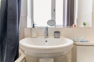 Budget Friendly Stay - HS2 - New St - Private Parking - 5