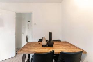 Budget Friendly Stay - HS2 - New St - Private Parking - 9