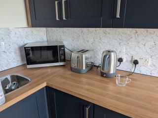 Modern Garden Tiny House in quiet York suburb - 9