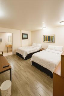 Sawmill Lodges Motel - 5