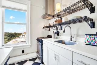 Downtown at the Derenne - 4