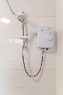 Budget Friendly Stay - HS2 - New St - Private Parking - 4