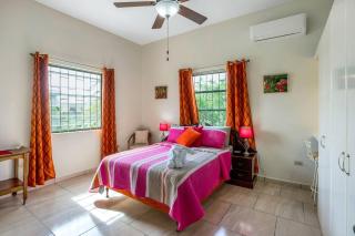 Gloria's Retreat 3Bed 4Bath AC Pool WiFi BBQ - 2