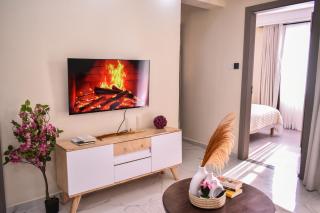 Serene - Bright & Cozy Apartment with Great Views - 6