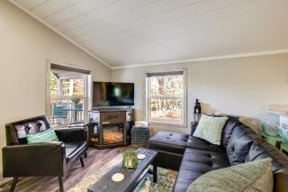 Sip and Hike! Autumn Escape 12 Mi to Traverse City -  - 8