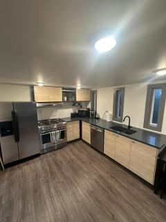 Hidden Oasis in Victoria, BC - 7