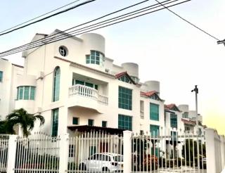 Casa de lujo en Condominio Privado por Habitaciones - 1