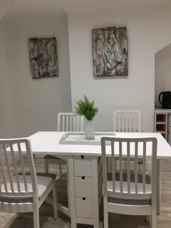 Spacious 3-bedroom Ipswich House with Parking - 5