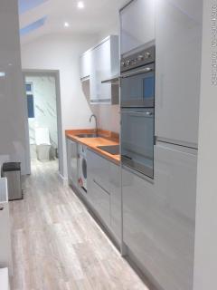 Spacious 3-bedroom Ipswich House with Parking - 4