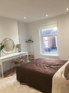 Spacious 3-bedroom Ipswich House with Parking - 1