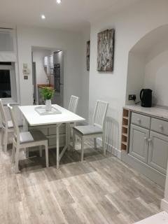 Spacious 3-bedroom Ipswich House with Parking - 9