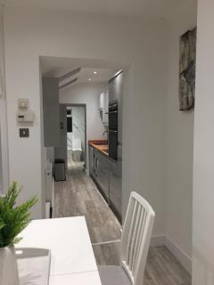 Spacious 3-bedroom Ipswich House with Parking - 8