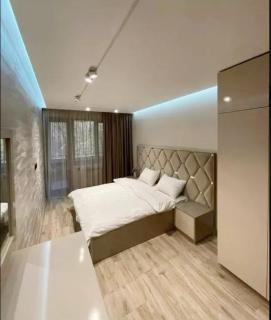 Chic and Modern Style Spacious apartment with Balcony in CITY CENTER, near Opera and Northern avenue - 3