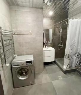 Chic and Modern Style Spacious apartment with Balcony in CITY CENTER, near Opera and Northern avenue - 5