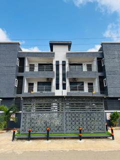 Cozy 3 Bedroom Apartment - 9