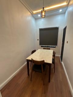 Cozy 3 Bedroom Apartment - 5