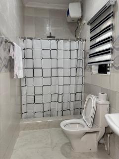 Cozy 3 Bedroom Apartment - 4