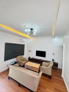 Cozy 3 Bedroom Apartment - 2