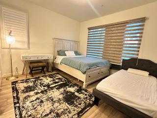 Private suite downstairs - 4