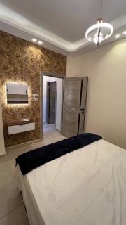 شقة فندقية امام المارينا 3 غرف 5 سراير - 1