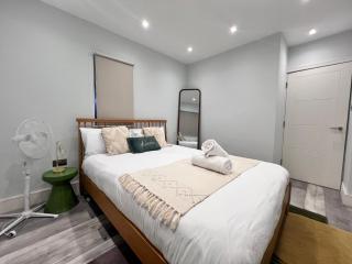 Gorgeous 3BR House with Garden, Pool Table & Near Big Ben - 3