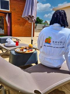 Évasion en Plein Cœur de Port-Louis T3 avec Piscine, Jacuzzis, Sauna, Tapas & Mocktails - 1