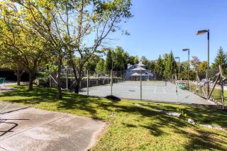 Woods Village 10 - 4