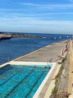 Clovelly Beach Escape - Walk to Beach - AC and Parking included - 3