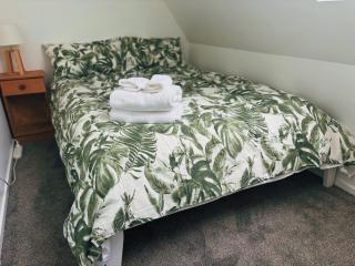 Cozy and Comfortable in Central Christchurch with Hagley Park Views - 6