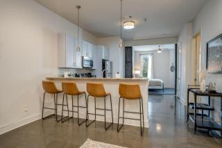 Lofts at 30th - Modern Escape - Mins to Broadway - 7