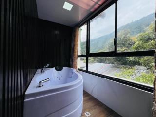 Luxury Apartment with Jacuzzi 2 Bedroom 2 Bath - 4