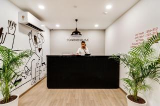 Super Townhouse Gandhi Hall - 1