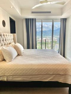 Grand Venetian Beachfront Condos - 3