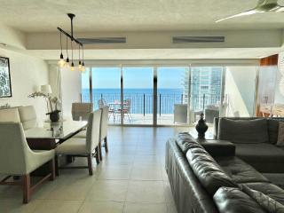 Grand Venetian Beachfront Condos - 7