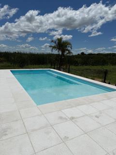 Casa con Piscina sobre Laguna Brava - Tranquilidad y Naturaleza en Barrio Privado - 5