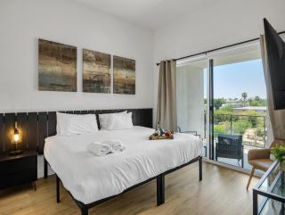 Eldorado - 2 Units - Hot Tub - Private Patios - 8