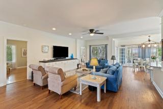 AV8-53: 8 53rd Avenue - 4