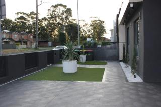 Luxurious Two-Bedroom Granny Flat - 8