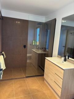 Twin Queen Room CBD Apartments - 6