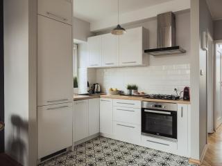 Behind the Scenes Old Town Apartment - 9