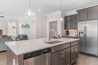 Ivory - Private Porch - Walk to Centennial Park - 1