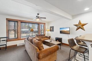 The Loose Moose Lodge #7 at Downtown Grand Lake n - 9