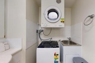 Sweet Mango Hill Apartment w Convenient Location - 3