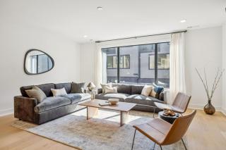 NEW Stylish Nash Townhouse w Hot Tub & Rooftop - 4